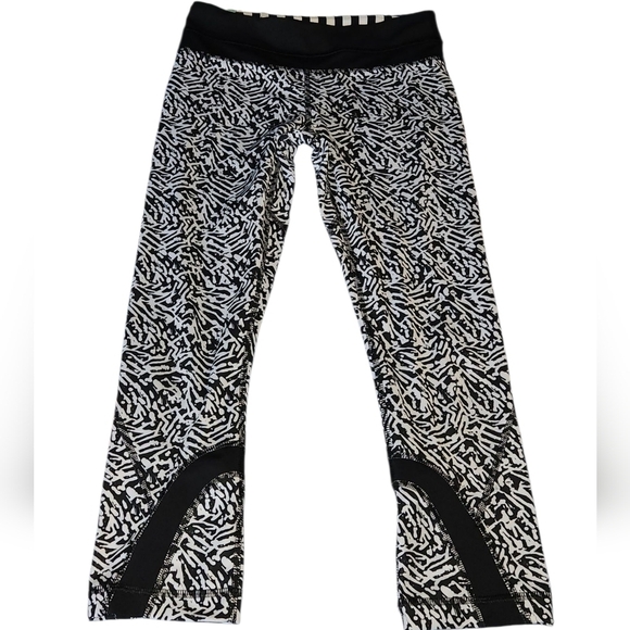 lululemon athletica Pants - Lululemon Run Inspire Crop II Size 4